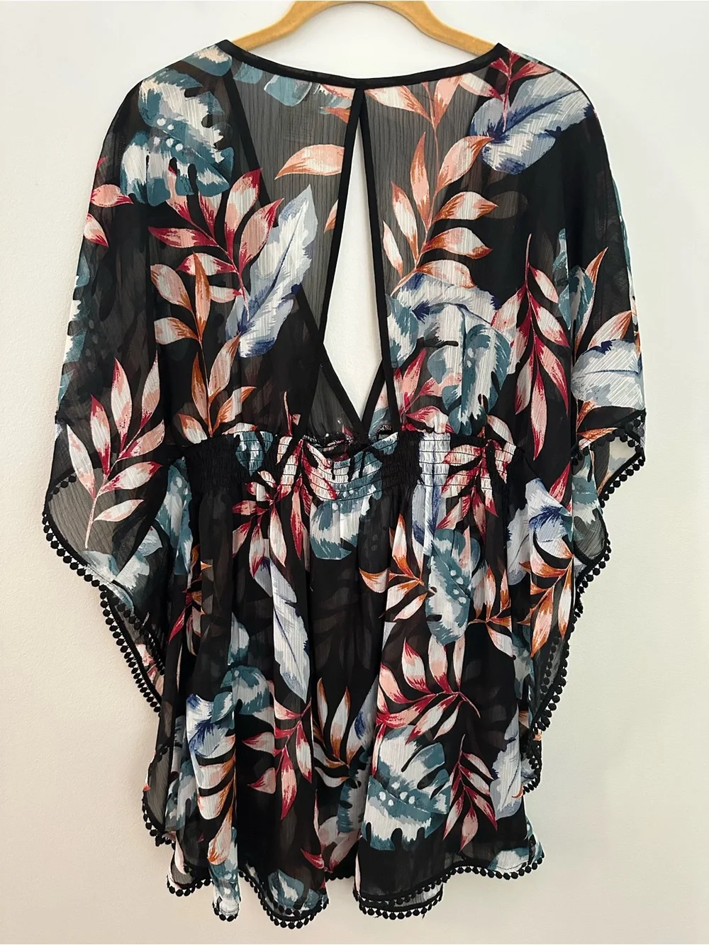 Kona Sol Kaftan Cover-Up Black Floral Medium Like New